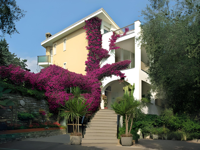 Exterior 19