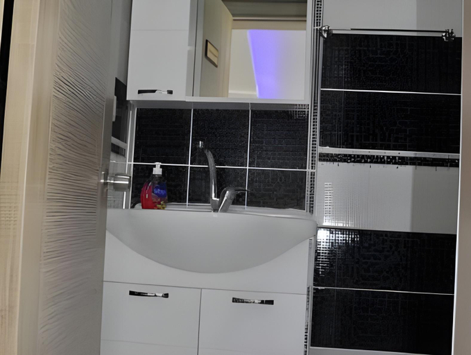 Bathroom 4, Golden Apple Hotel, Eğirdir