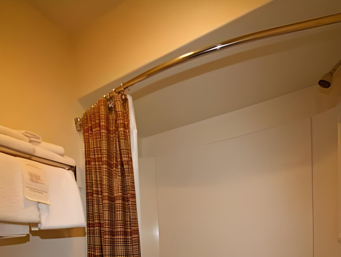 Bathroom 3, Mill Inn, Sheridan