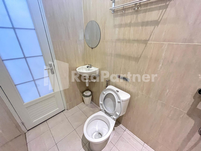 Bathroom 25