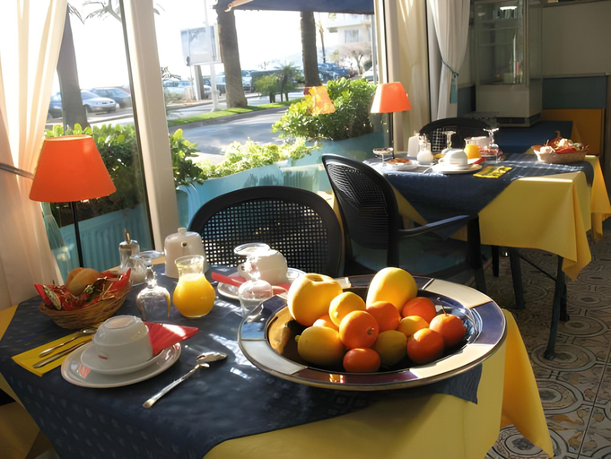 Food & Drinks 5, Hotel Pavillon Imperial, Alpes-Maritimes