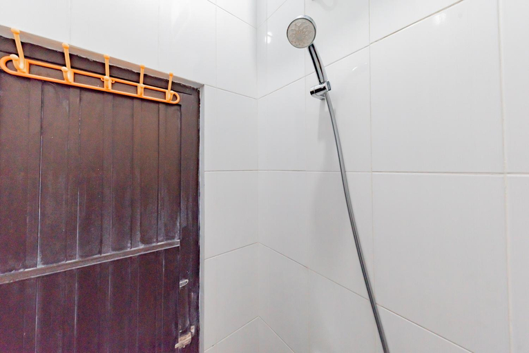 Bathroom 9