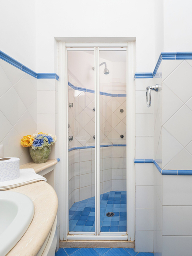 Bathroom 3, Casa Simona, Salerno