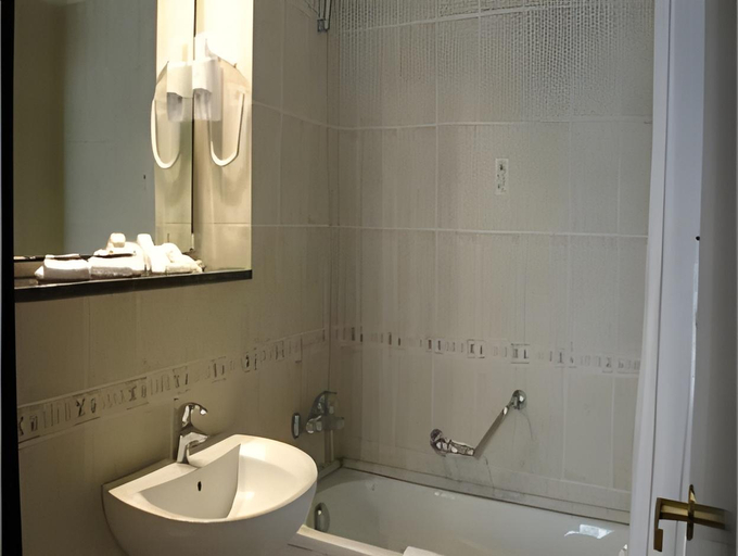Bathroom 4, Atrium Hotel Ateneu City Center, Municipiul Bucuresti