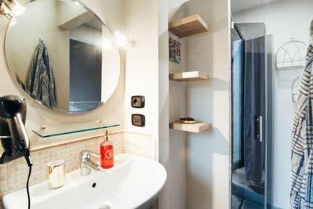 Bathroom, Flores Home, Bari