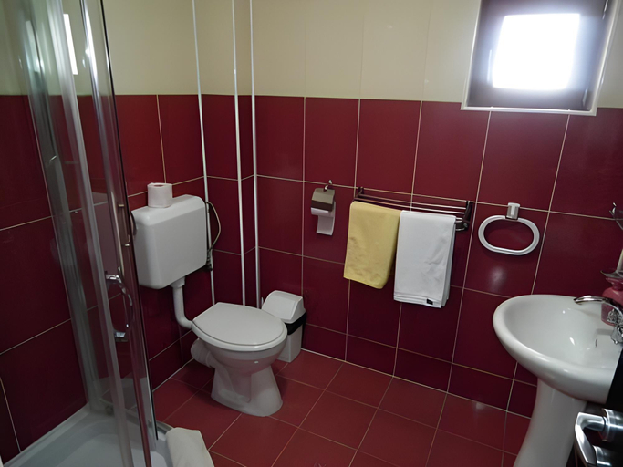 Bathroom 3, La Gabi, Azuga