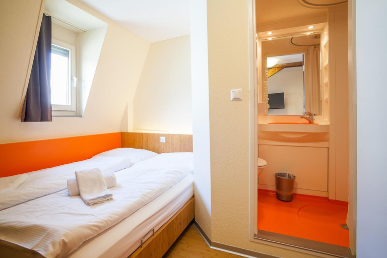 Bedroom, easyHotel Basel, Basel