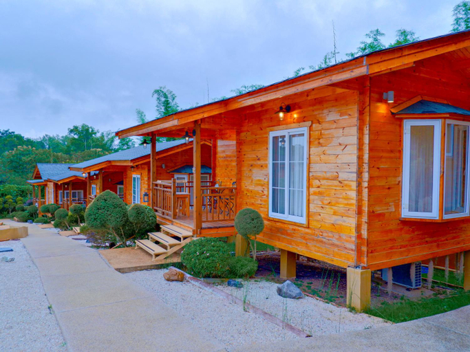 Exterior 4