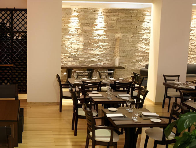 Food & Drinks 5, Villaggio Hotel Boutique, Capital