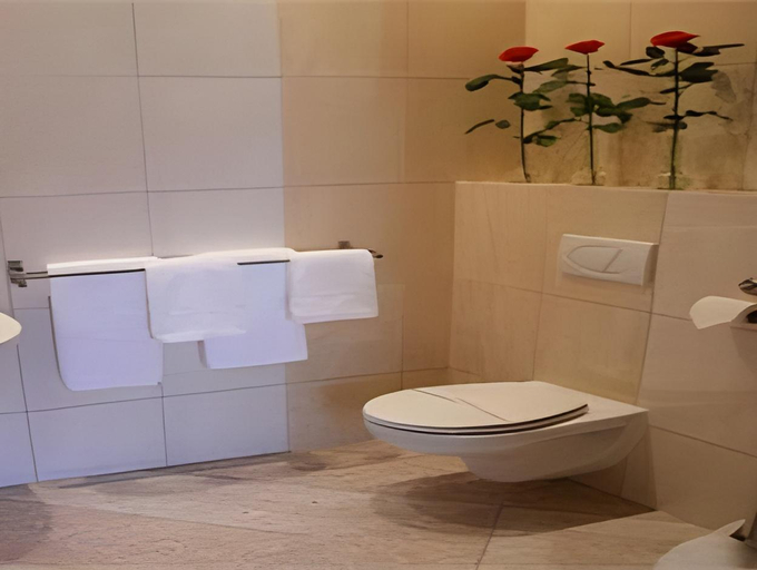 Bathroom 4, Aparthotel Globus, Kraków City
