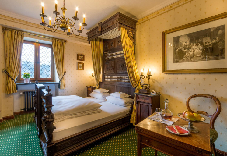Bedroom 12