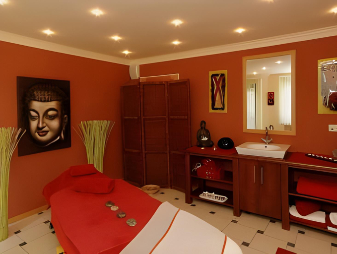 Bedroom 3, Glashotel, Regen