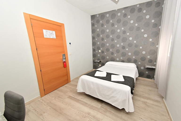 Bedroom 3, Hostal Falfes, Madrid