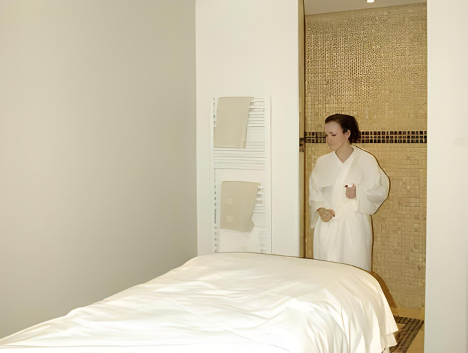 Bedroom 2, Logis Hotel, restaurant et spa Le Relais De Broceliande, Ille-et-Vilaine