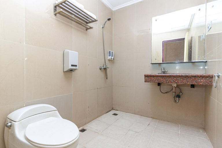 Bathroom 7