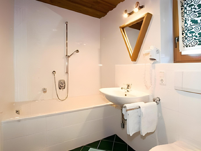 Bathroom 2, Garni Stefani, Imst