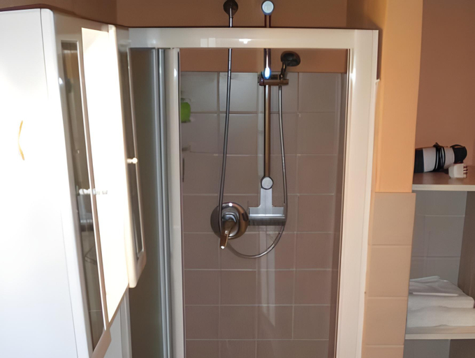 Bathroom 4, Mario Lupo House, Bergamo