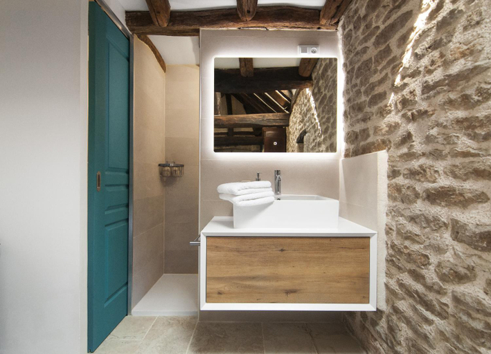 Bathroom 3, Jardin des Sens, Côte-d'Or