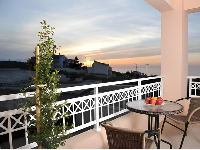 Others 5, Diogenis Home, Crete
