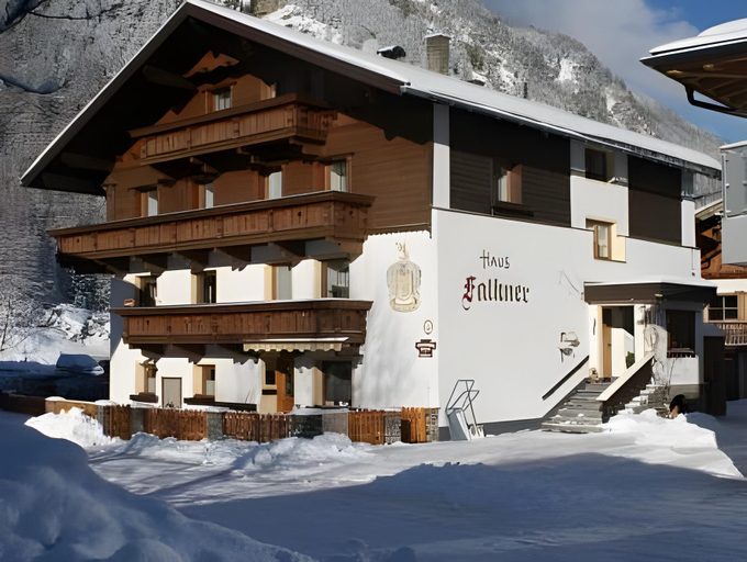 Others 3, Albert'n Haus, Imst