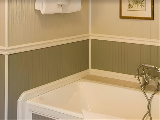 Bathroom 3, The Beaufort Inn, Beaufort