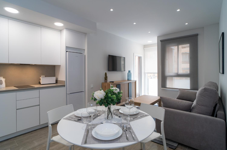 Others 4, AAC Malaga - Apartamento luminoso y nuevo, a 1,3km del centro de Malaga, Málaga