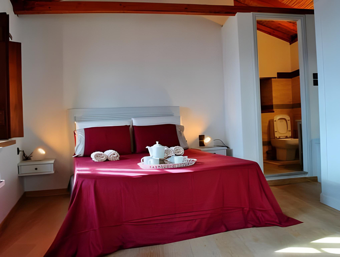 Bedroom 2, Kalnterimi Guesthouses, Peloponnese