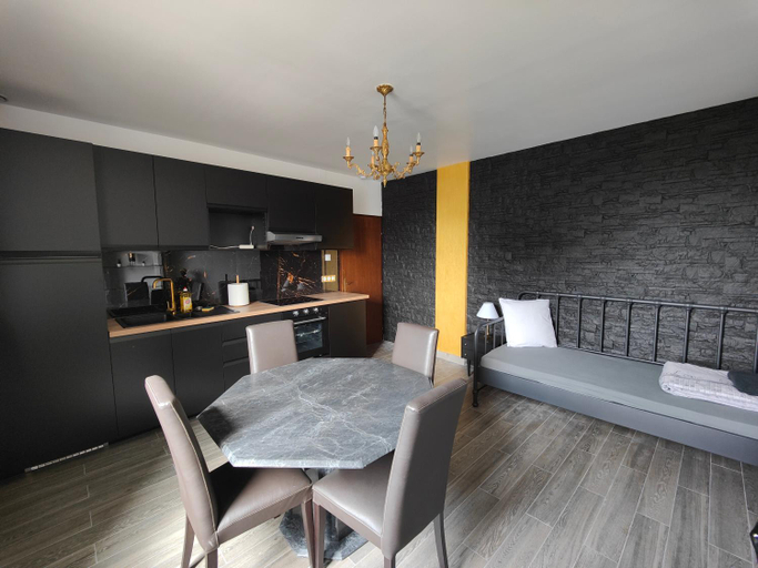 Dining Room 9