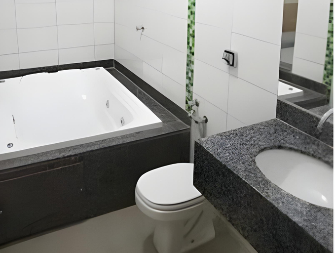 Bathroom 3, Big Hotel, Araguari
