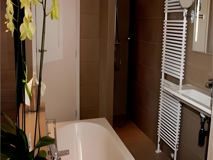 Bathroom 3, Casino Hotel, West-Vlaanderen