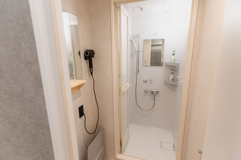 Bathroom 4, Guesthouse Akasaka - Hostel, Minato