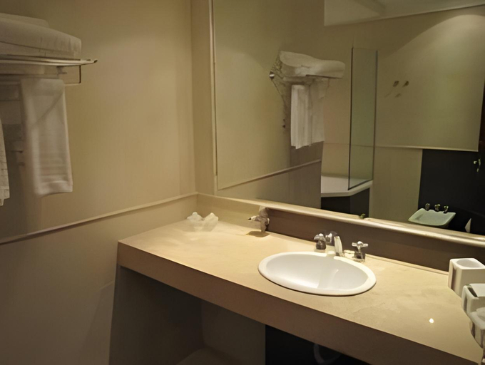 Bathroom 3, Hotel and Spa Tres Pircas, Punilla