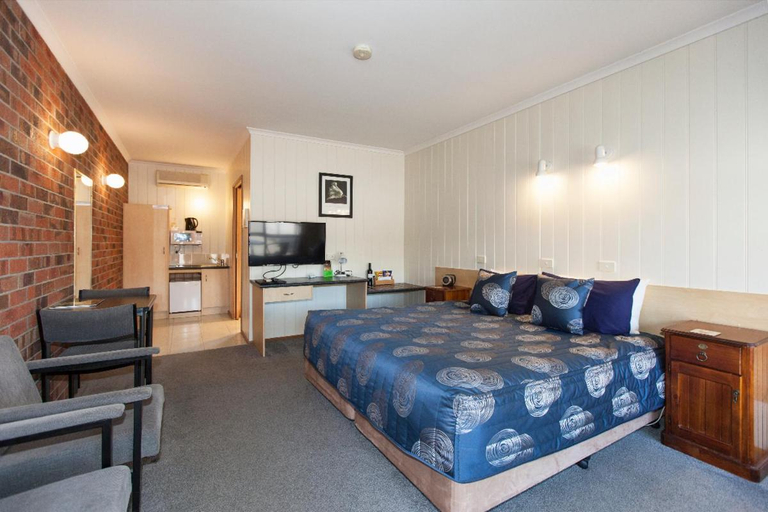 Bedroom 3, Ararat Motor Inn, Ararat