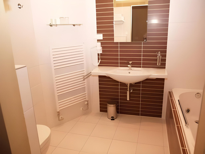 Bathroom 4, City Hotel Nitra with free parking, Nitra