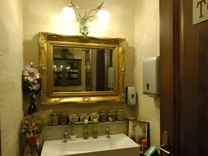 Bathroom 4, Locanda San Barnaba, Florence