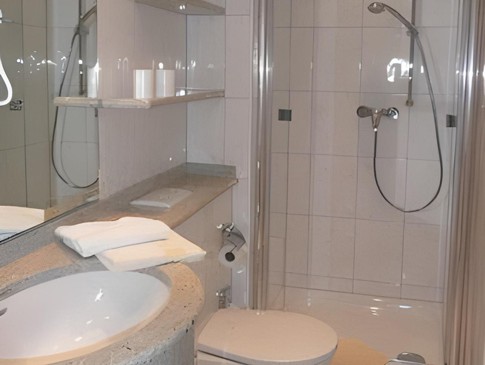 Bathroom 3, Seehotel Neue Liebe, Cuxhaven
