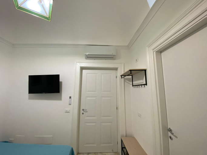 Bedroom 2, TOURISTHOUSE MONOPOLI 10, Bari