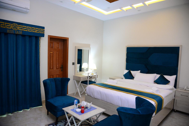Bedroom 1, GO Luxury Grand Hotel, Lahore