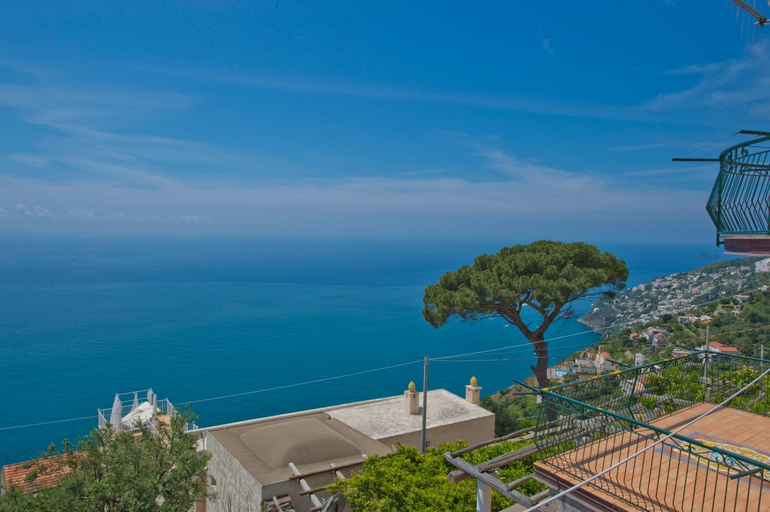 Others 3, Sogno Blu, Salerno
