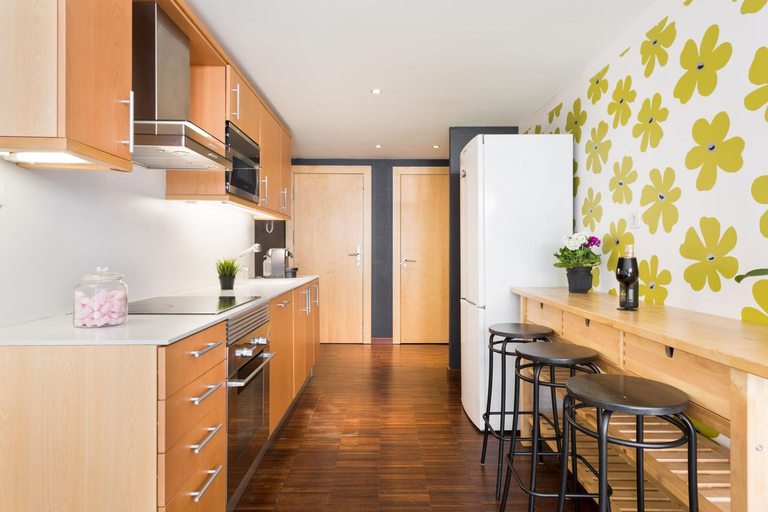 Others 5, My Space Emirates - Modern Duplex with Private Garden and Swimming Pool, Barcelona