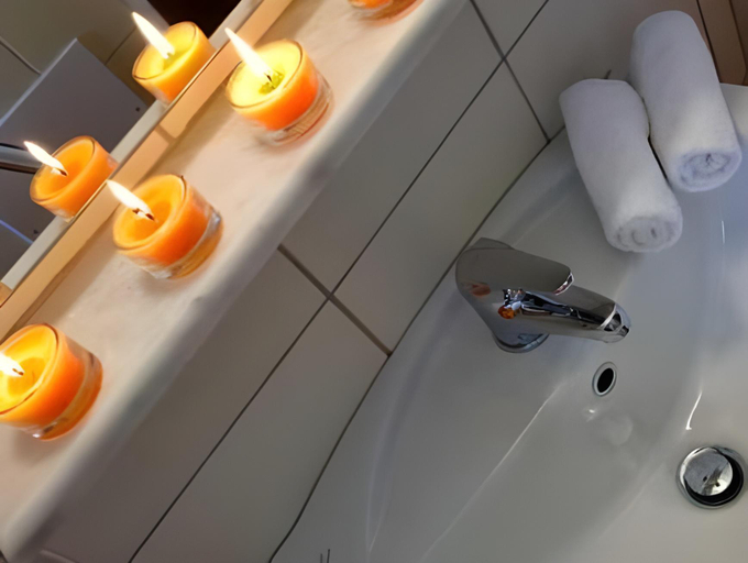 Bathroom 4, Rainbow Apartments, Crete