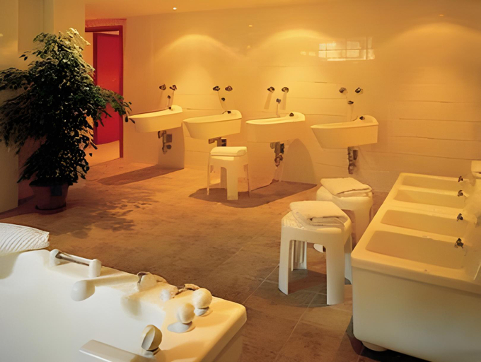 Bathroom, Am Kurpark, Salzlandkreis
