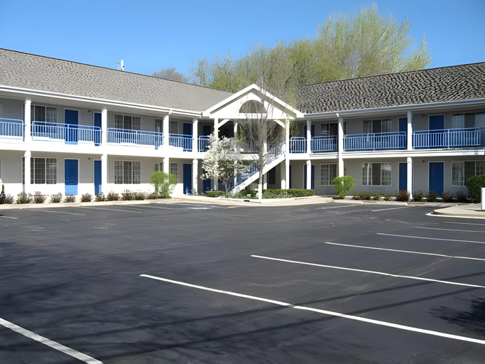 Exterior & Views 2, Fontana Village Inn, Walworth