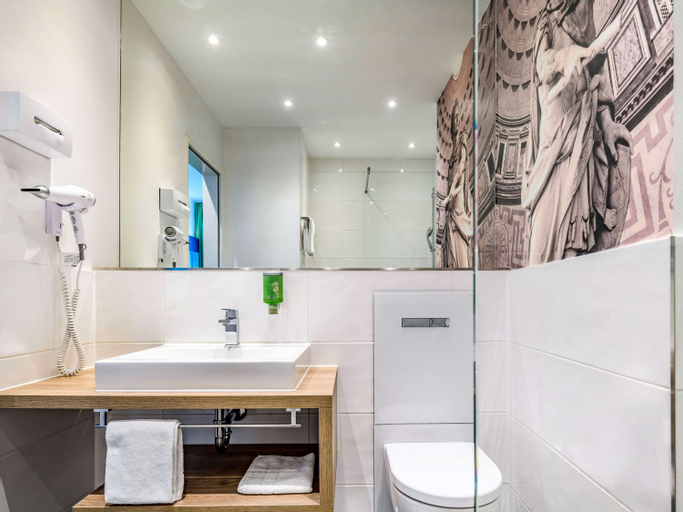 Bathroom 4