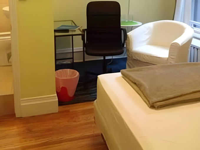 Bedroom 2, Keppner Guesthouse, Toronto