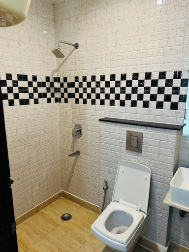 Bathroom, Bir Home Stays, Delhi