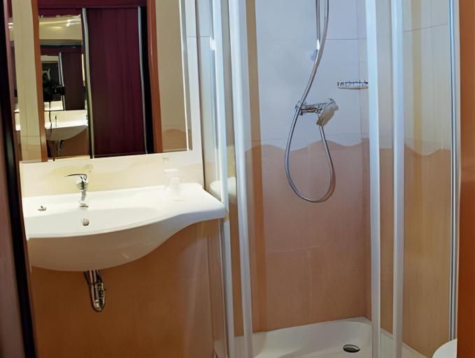 Bathroom 5, Hotel Golebiewski Bialystok, Białystok