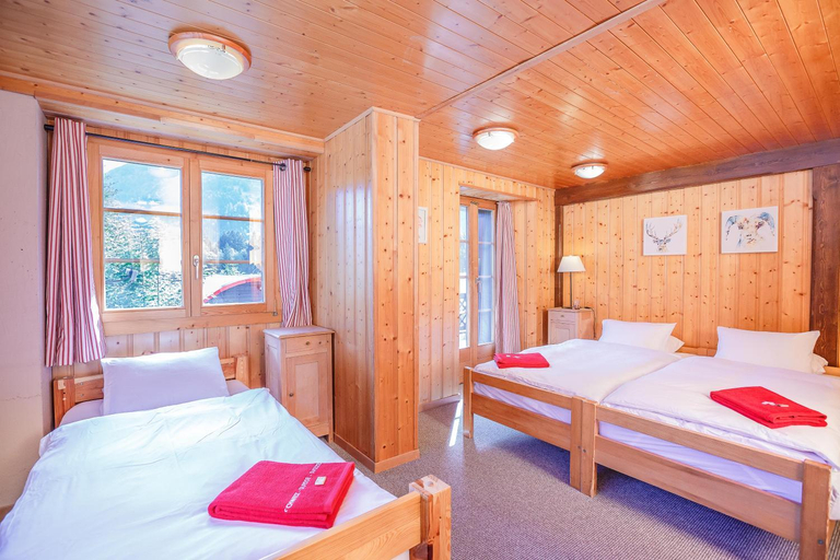 Bedroom 2, Guest House du Grand Paradis, Monthey