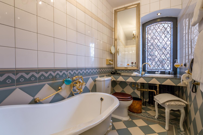 Bathroom 25