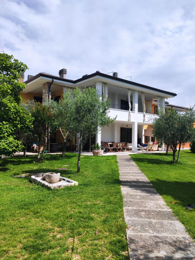 Sara Holiday Rentals, Verona